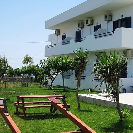 Flisvos Apartments فراكوكاستيلو المظهر الخارجي الصورة